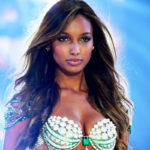15 Mesmerizing Beauty Moments From the Victoria’s Secret Fashion Show
