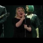Kelly Clarkson does a pretty great cover of Lady Gaga and Bradley Cooper’s ‘Shallow’