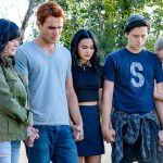 The story behind that moving 'Riverdale' Luke Perry tribute and Shannen Doherty's cameo